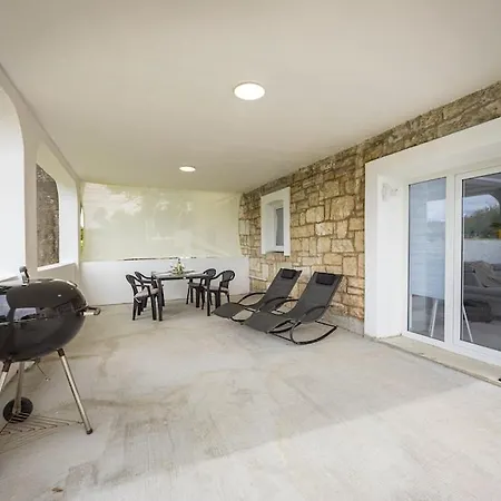Appartamento Olive Garden 3 Km From Center And 4 Km From The *